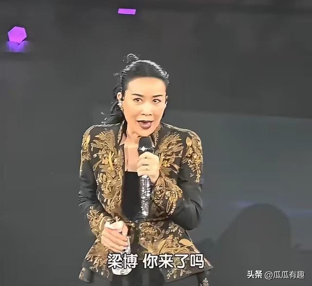 3万人狂欢！欧洲115年老店掀翻荷甲第1豪门：一场等了15年的1